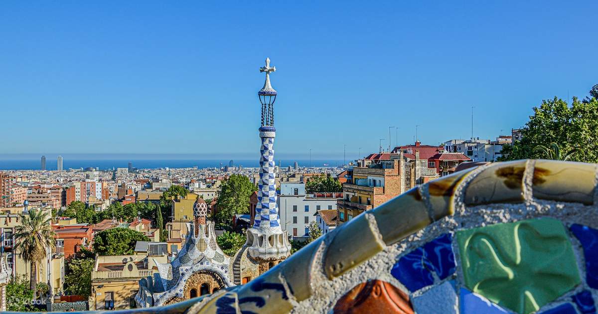 Park Güell Gaudí Barcelona グエル公園ガイドブック